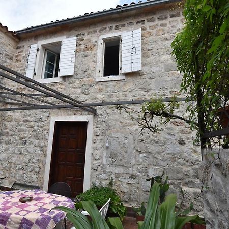 Hostel Michel Budva Exteriör bild