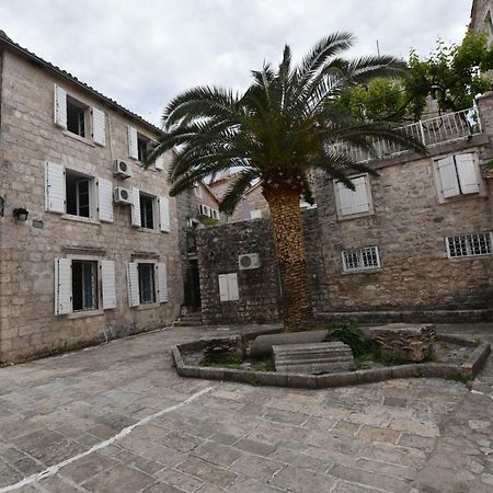 Hostel Michel Budva Exteriör bild
