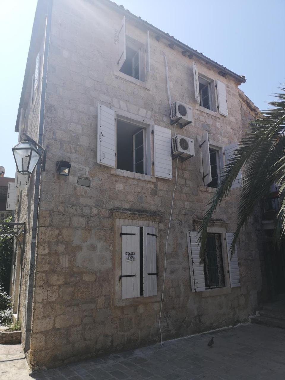 Hostel Michel Budva Exteriör bild