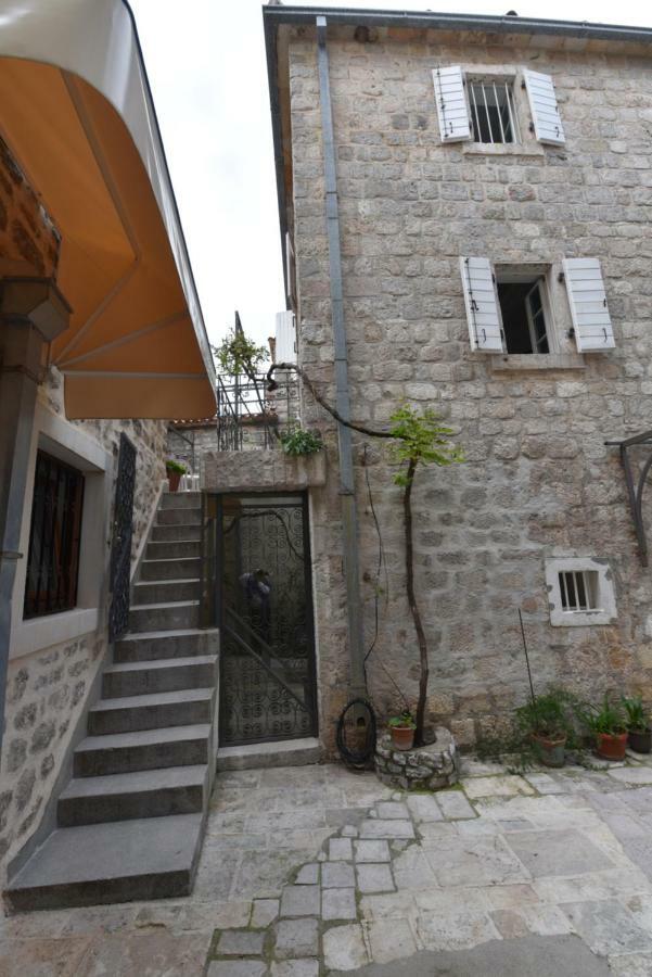 Hostel Michel Budva Exteriör bild