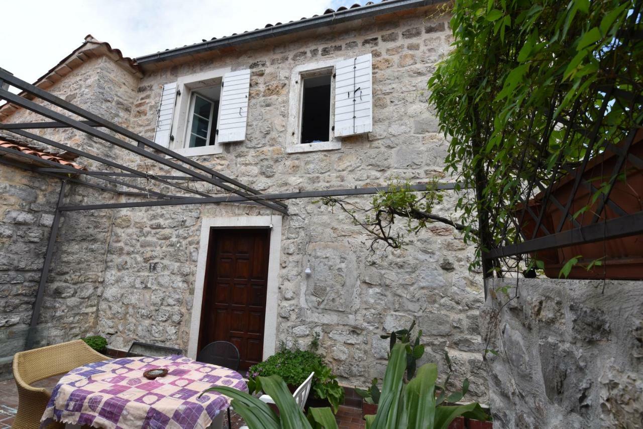 Hostel Michel Budva Exteriör bild