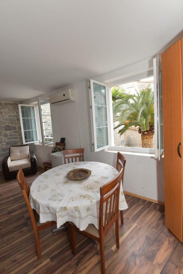 Hostel Michel Budva Exteriör bild