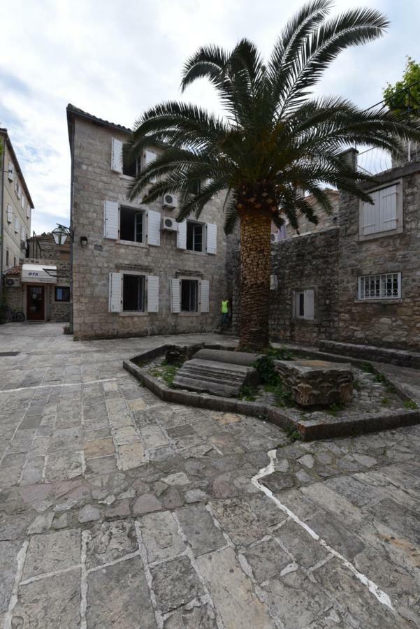 Hostel Michel Budva Exteriör bild