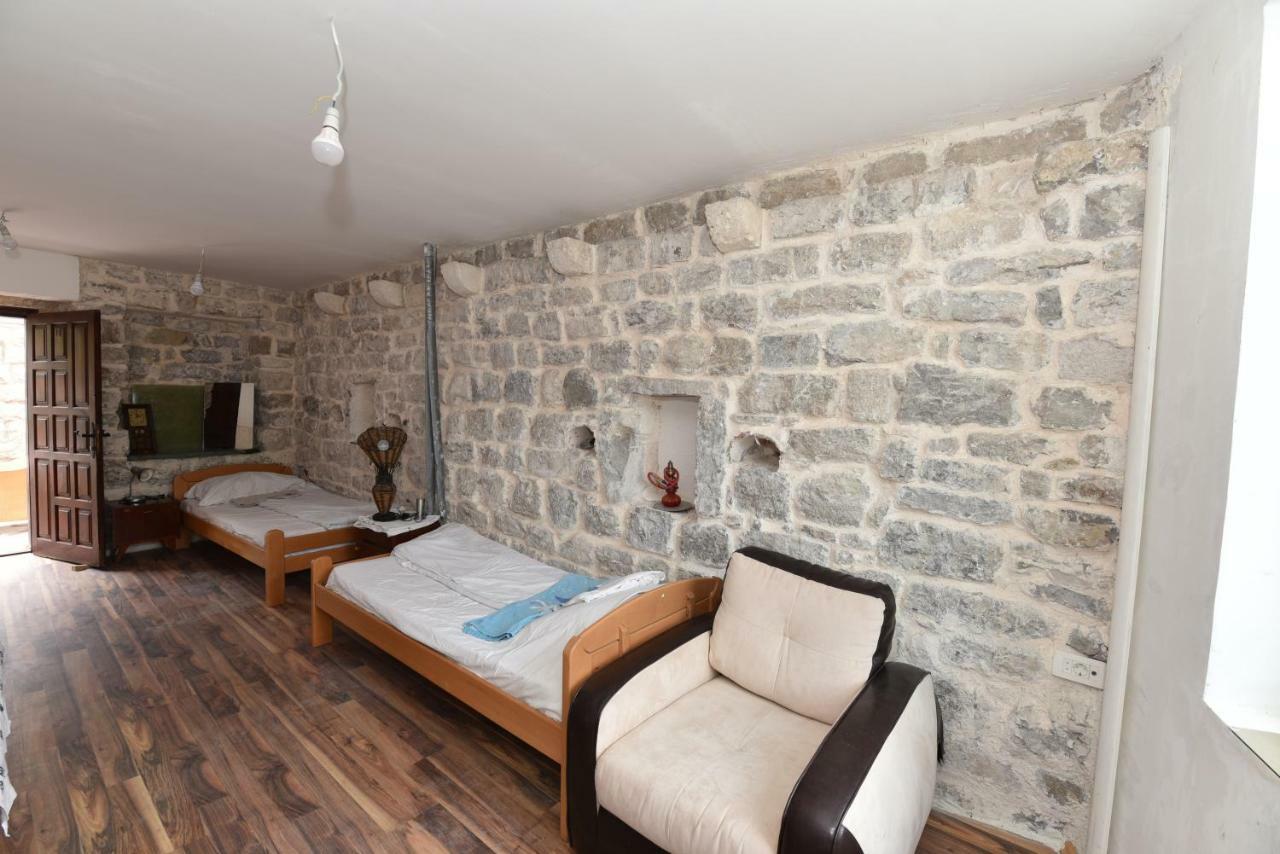 Hostel Michel Budva Exteriör bild