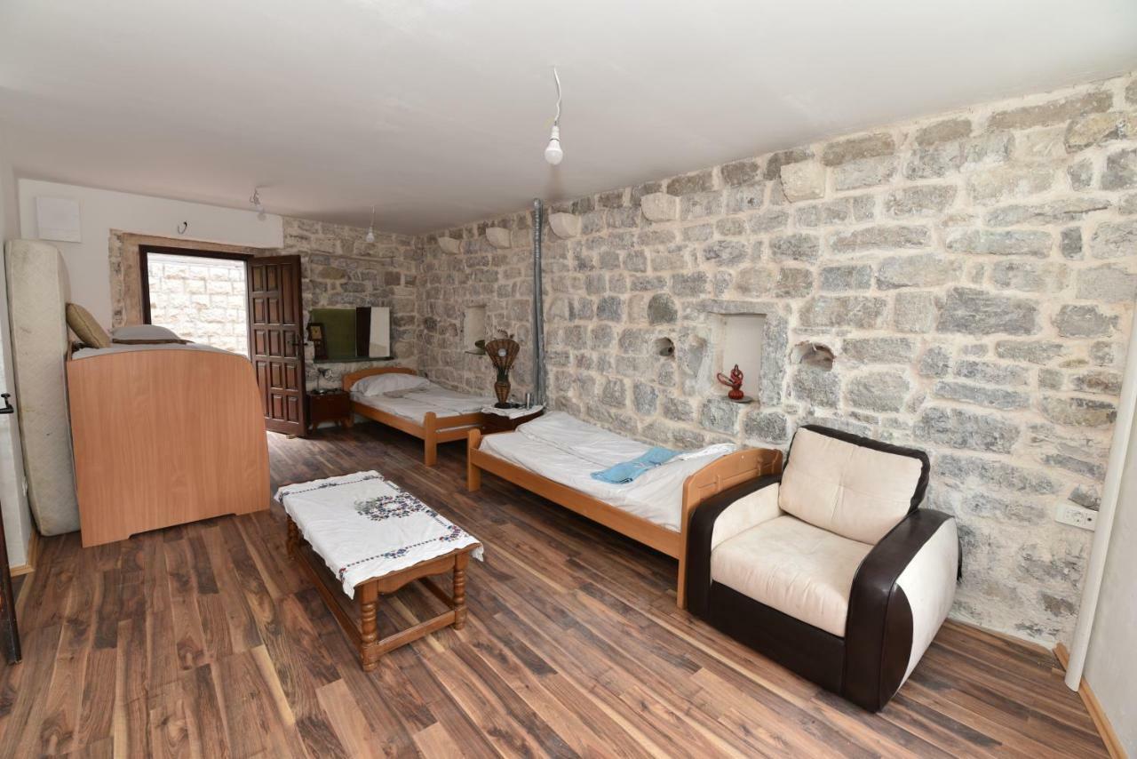 Hostel Michel Budva Exteriör bild