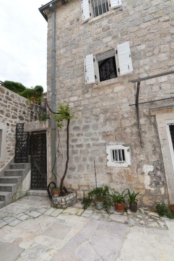 Hostel Michel Budva Exteriör bild