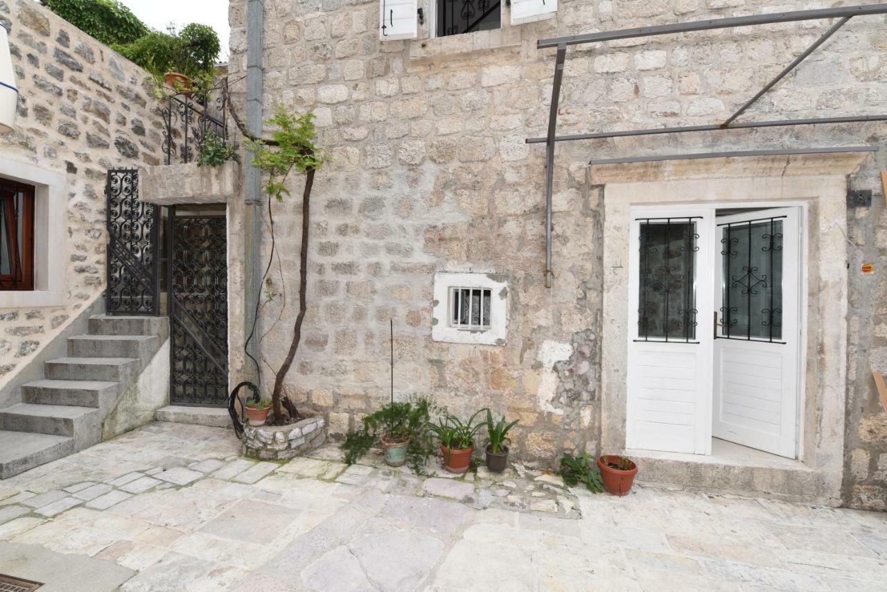 Hostel Michel Budva Exteriör bild