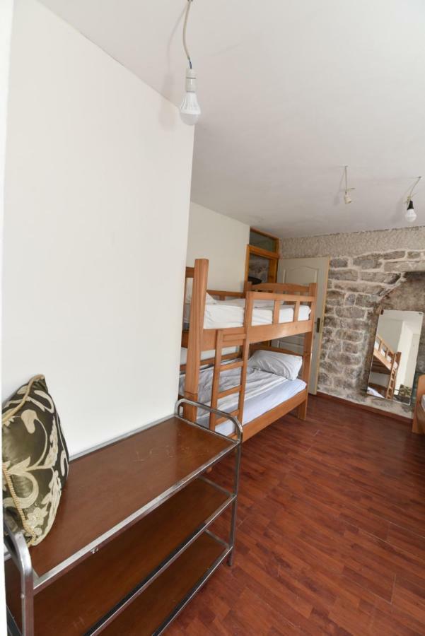 Hostel Michel Budva Exteriör bild