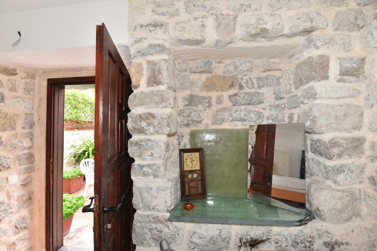 Hostel Michel Budva Exteriör bild