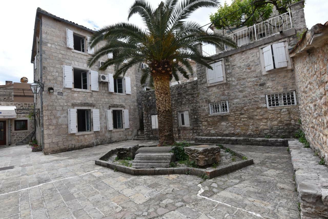 Hostel Michel Budva Exteriör bild