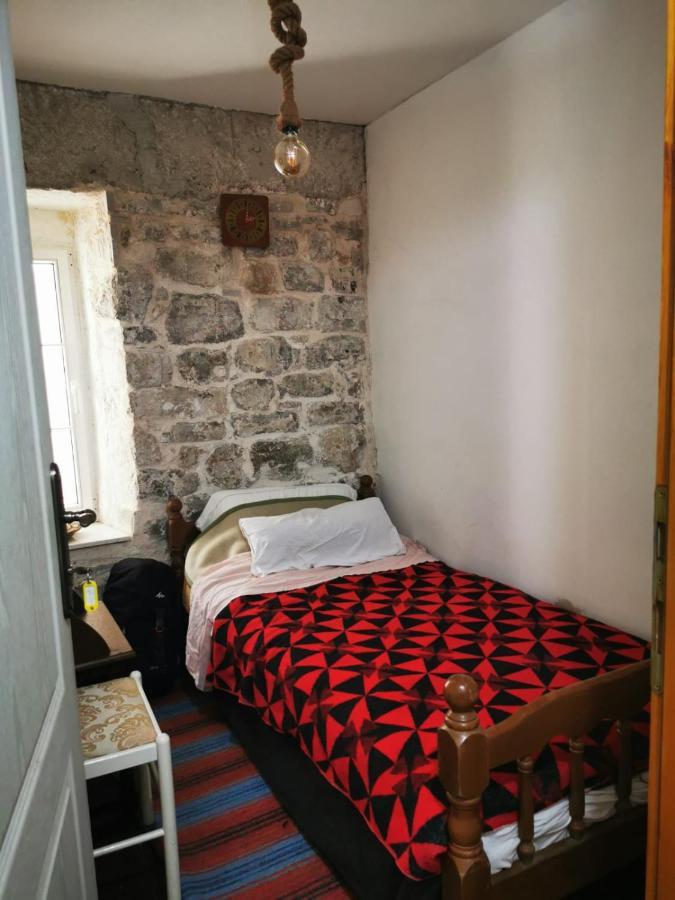 Hostel Michel Budva Exteriör bild